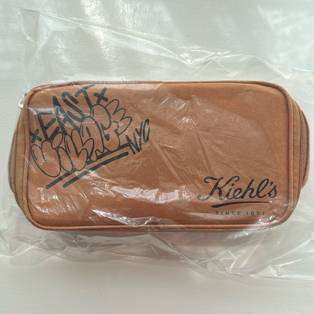 Kiehl’s cosmetic bag. Free with bundle.